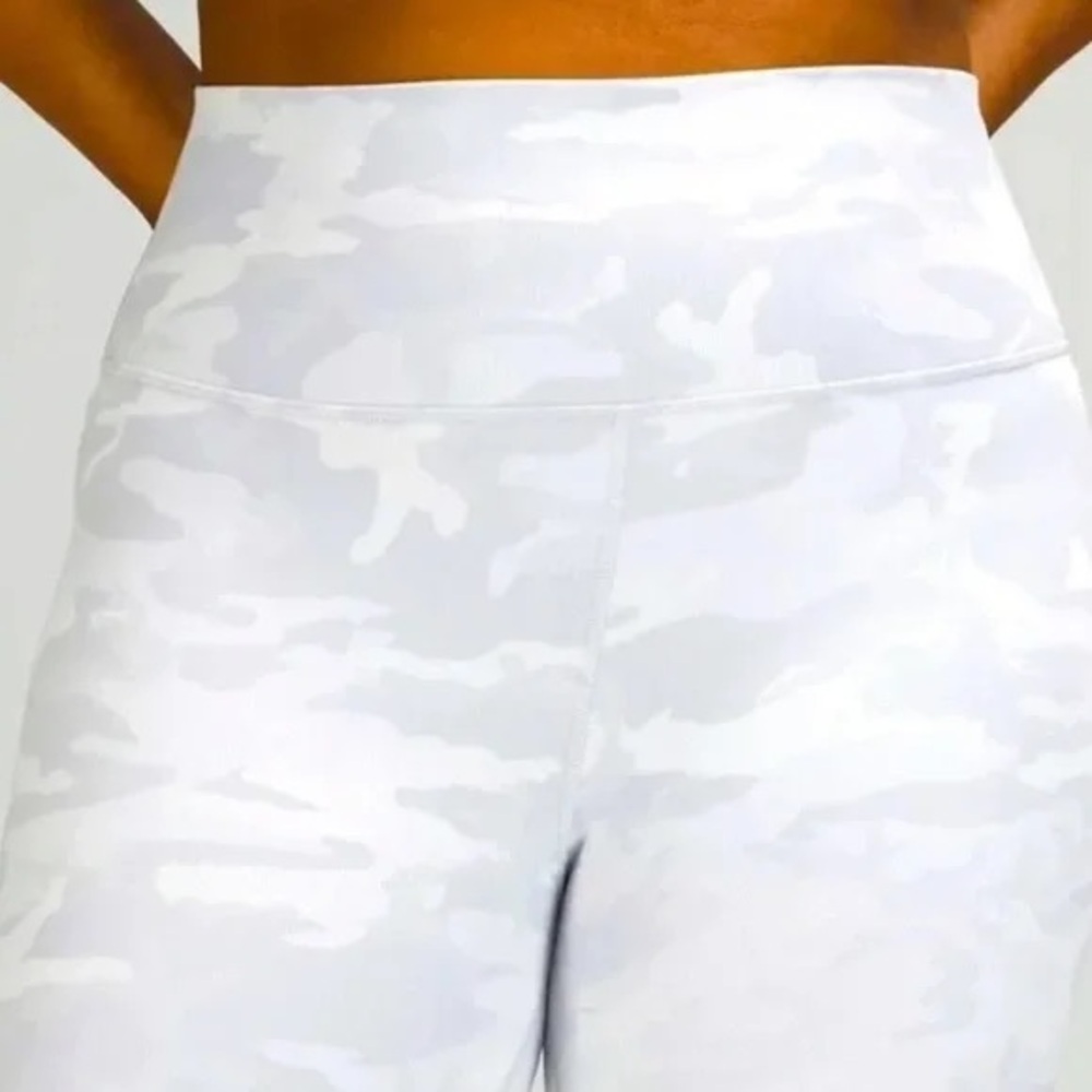 NWT White and Gray Camouflage Bike Shorts Running Activewear Yoga Workout Gym